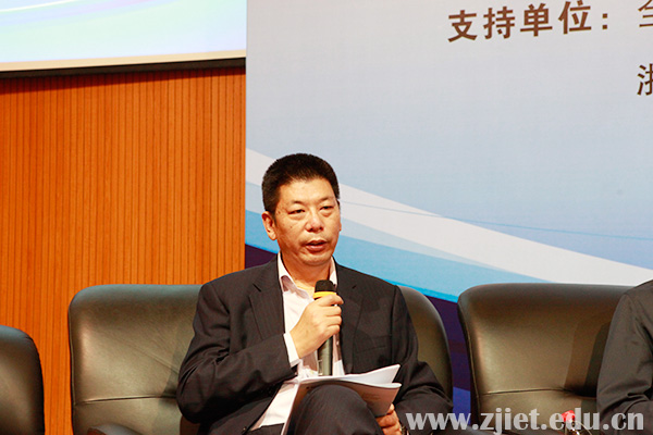陈德泉院长作经验交流发言