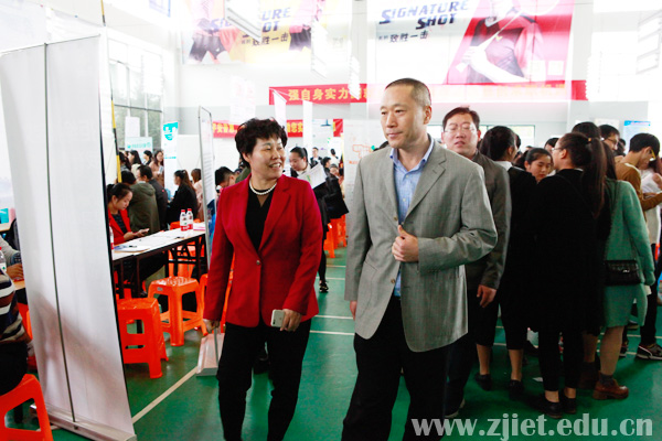 招聘会3.jpg