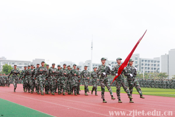 军训汇报2.jpg