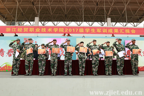 军训汇报5.jpg